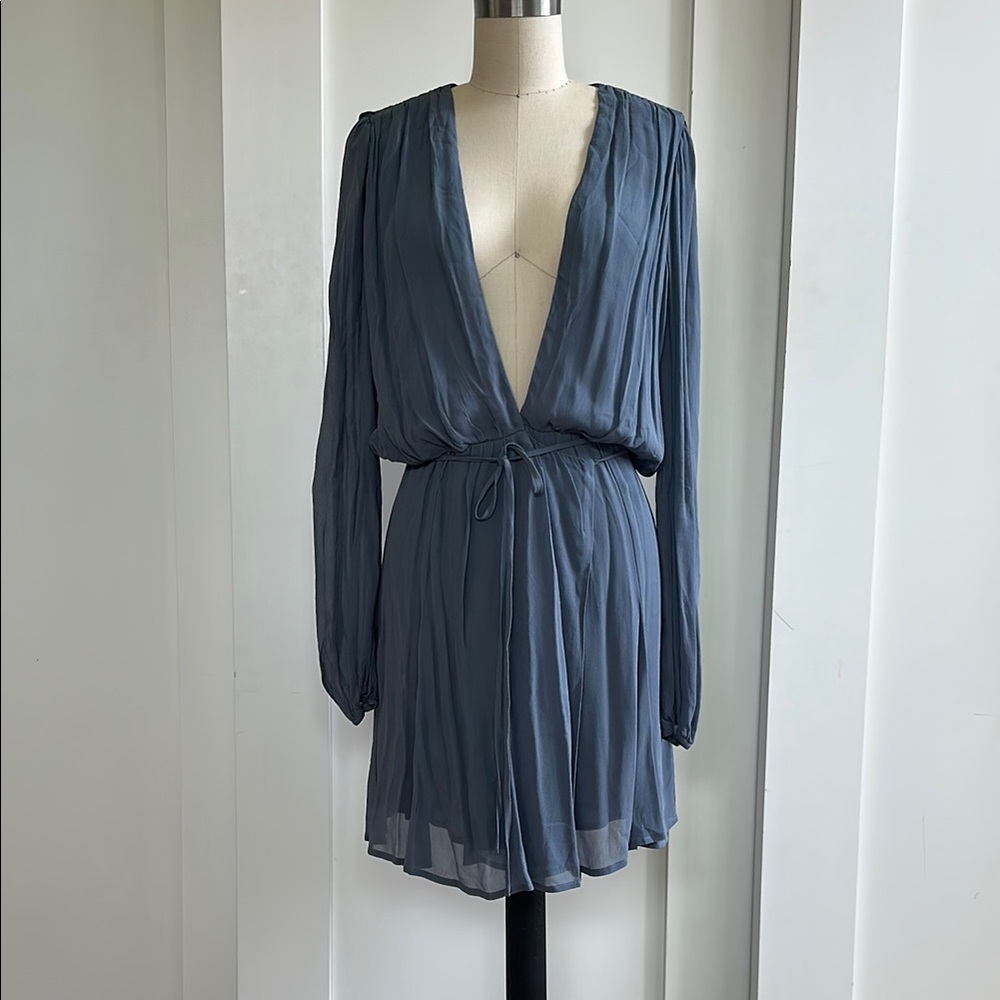 Reformation Elegant v neck waist tie dress